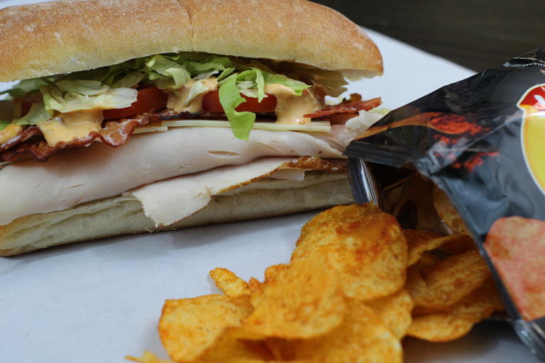 College Hill Sandwich with Chips