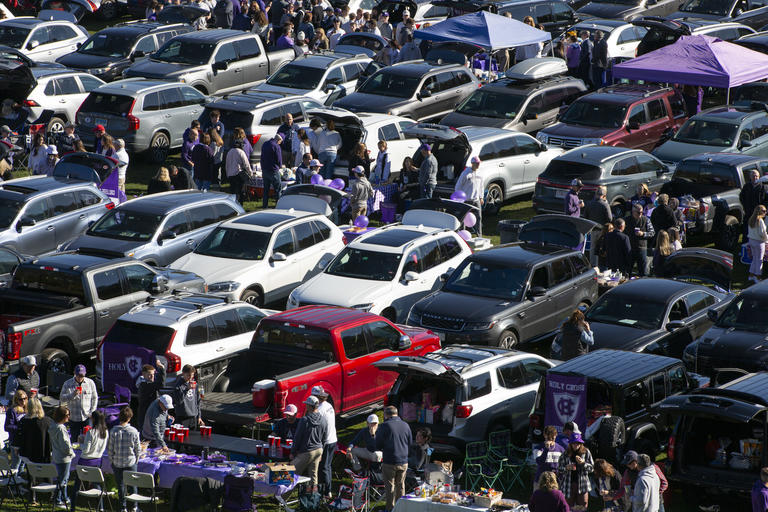 cars at a tailgate