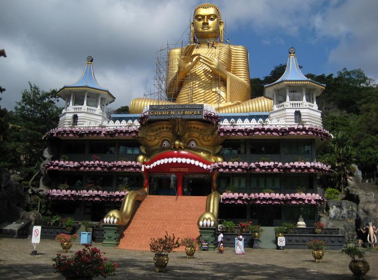 Study abroad student in Thailand during study abroad college programs or maymester