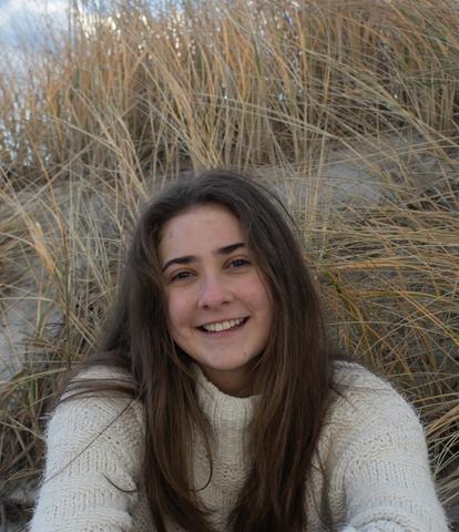 Julia Covelle Headshot