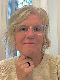 Jennifter Summerhays director study abroad