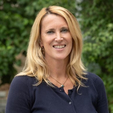 Headshot of Elisabeth Hiles