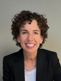 Stephanie Muzzy Headshot